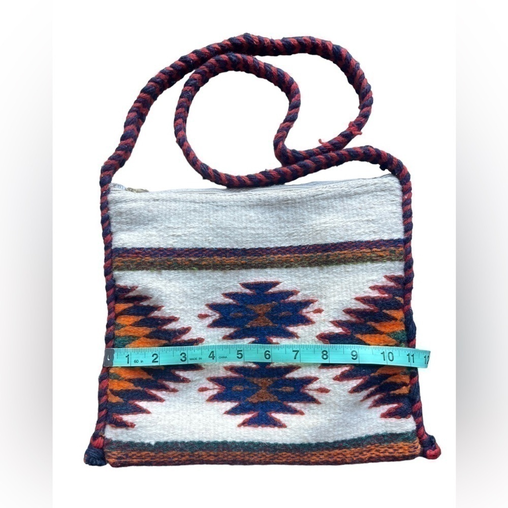Beautiful Wool Aztec Crossbody. - Picture 5 of 7